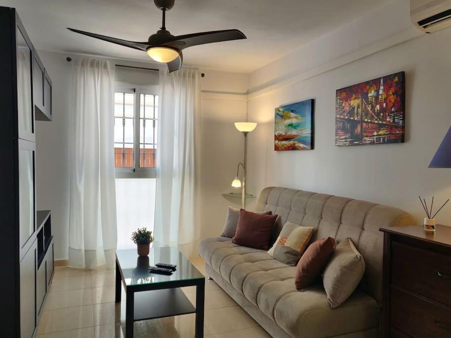 Apartamento Centrico En Fuengirola A 200 Metros De La Playa Bagian luar foto