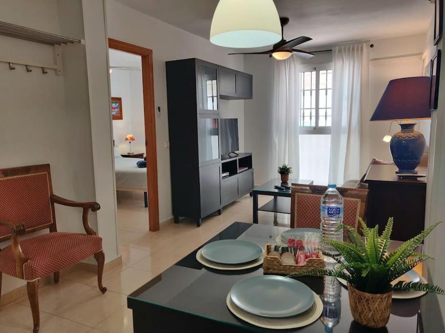 Apartamento Centrico En Fuengirola A 200 Metros De La Playa Bagian luar foto